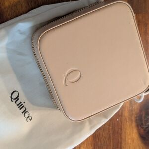 Quince Beige Jewelry Case
